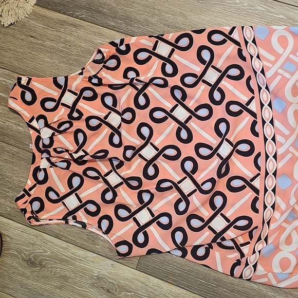 Crown and Ivy Chic Pink and Black Patterned Blouse - Picture 12 of 12